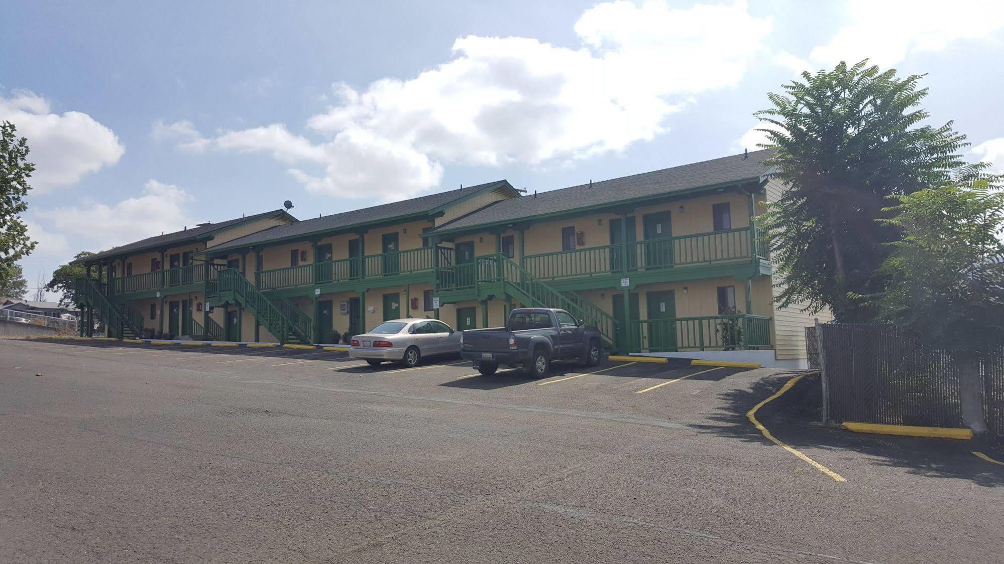 Safari Inn Motel Winston Esterno foto