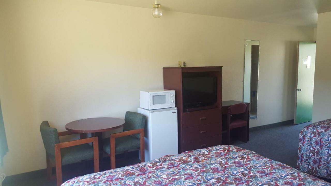 Safari Inn Motel Winston Esterno foto